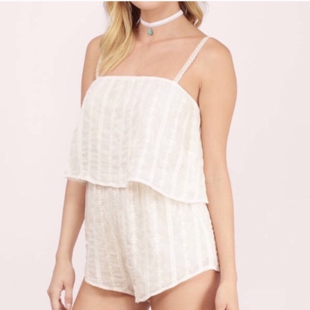 Tobi tiered off-white lace romper (s)